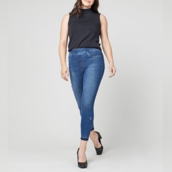 NWT SPANX Distressed Ankle Skinny Jeans $128 - Picture 2 of 15